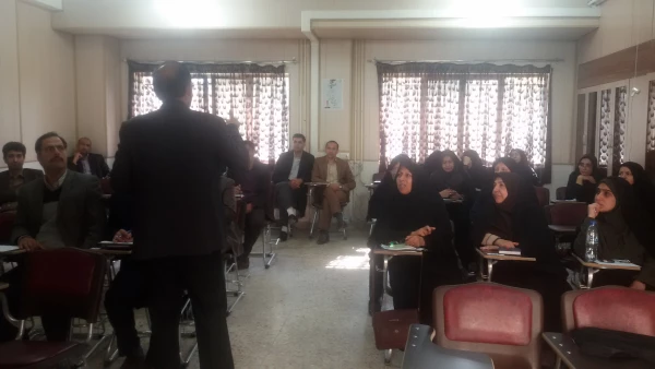 دوره آموزشی ضمن خدمت مدیریت کلاس های چندپایه روز چهارشنبه30 دی ماه در پردیس شهید باهنر فارس برگزار گردید 3