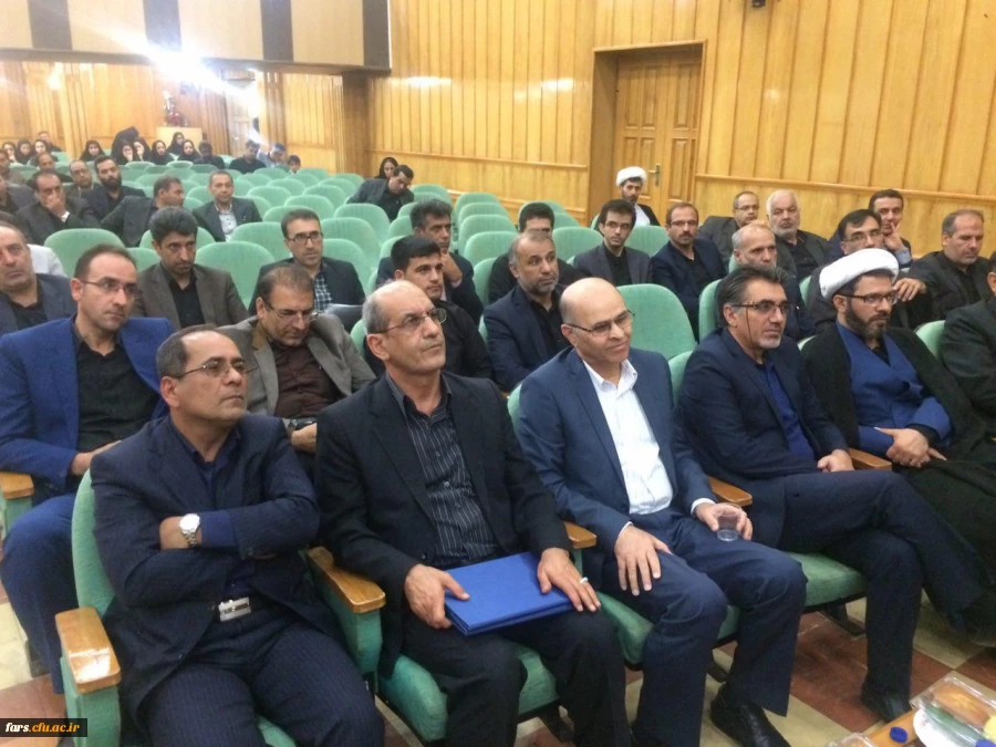 آیین تودیع سرپرست  مدیریت پردیس های استانی  فارس سرکار خانم دکتر حقیقت و معارفه سرپرست جدید مدیریت پردیسهای استان فارس جناب آقای دکتر صحراگرد برگزار گردید  9