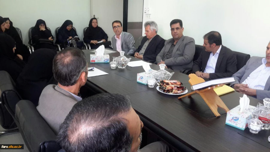 اولین جلسه هم اندیشی مدیریت پردیس های استانی دانشگاه فرهنگیان فارس جناب آقای دکتر صحراگرد با اعضاء هیات علمی این دانشگاه برگزار گردید 4