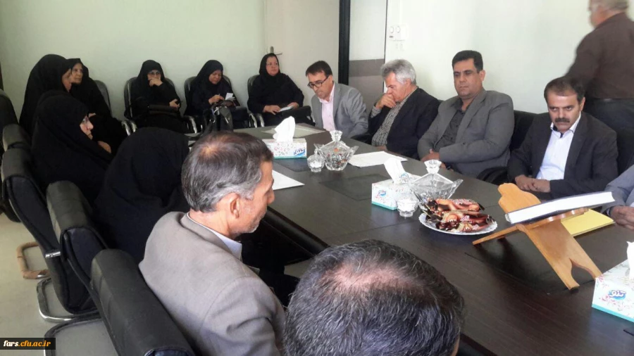 اولین جلسه هم اندیشی مدیریت پردیس های استانی دانشگاه فرهنگیان فارس جناب آقای دکتر صحراگرد با اعضاء هیات علمی این دانشگاه برگزار گردید 6