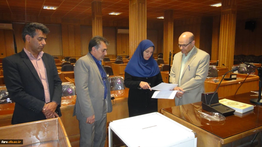 جلسه انتخاب معاونت های آموزشی و توسعه منابع دانشگاه فرهنگیان فارس با حضور جناب اقای دکترصحراگرد وروسای پردیس ها و مراکز و اعضاء هیات علمی برگزار گردید 4