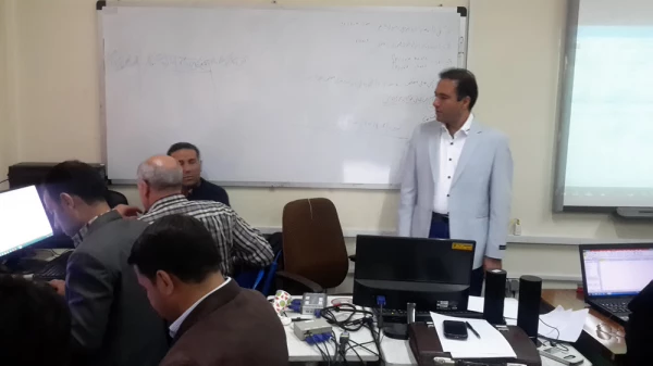 دوره آموزشی نرم افزار spread sheets و کاربرد آن در گزارش های سازمانی ویژه کارمندان و پرسنل دانشگاه فرهنگیان فارس برگزار گردید 3