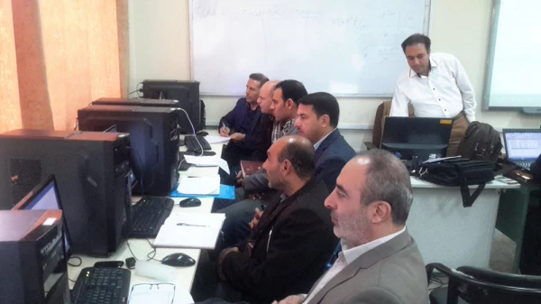 دوره آموزشی نرم افزار spread sheets و کاربرد آن در گزارش های سازمانی ویژه کارمندان و پرسنل دانشگاه فرهنگیان فارس برگزار گردید 7