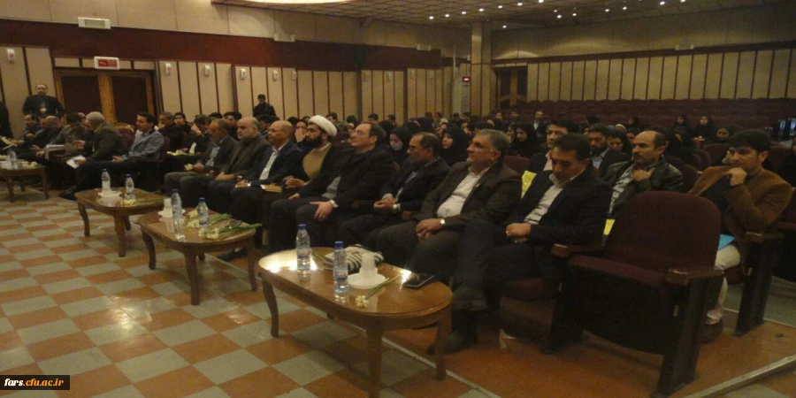 استان فارس میزبان نخستین همایش ملی انجمن های ورزش خوابگاهی دانشجو معلمان سراسر کشور در دانشگاه فرهنگیان
گزارش اولین روز برگزاری همایش  2