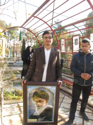 تجدید میثاق همکاران و استادان دانشگاه فرهنگیان فارس با شهدا به مناسبت سالروز ورود امام به میهن اسلامی 7