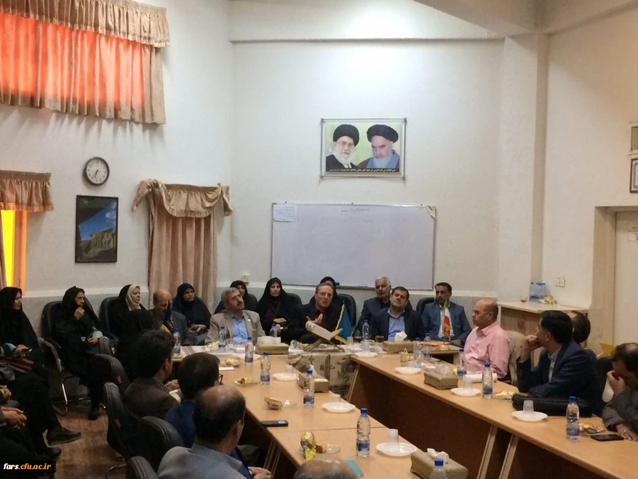 نشست صمیمی دکتر مهر محمدی با اساتید دانشگاه فرهنگیان استان فارس 6