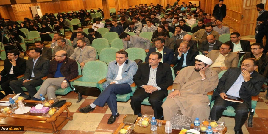 ویژه برنامه گرامی داشت هفته پژوهش دانشگاه فرهنگیان فارس درمرکز سلمان فارسی شیراز برگزار گردید  2