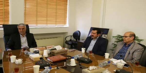 جلسه جناب آقای دکتر صحراگرد و دکتر خاکی با استاندار فارس 2