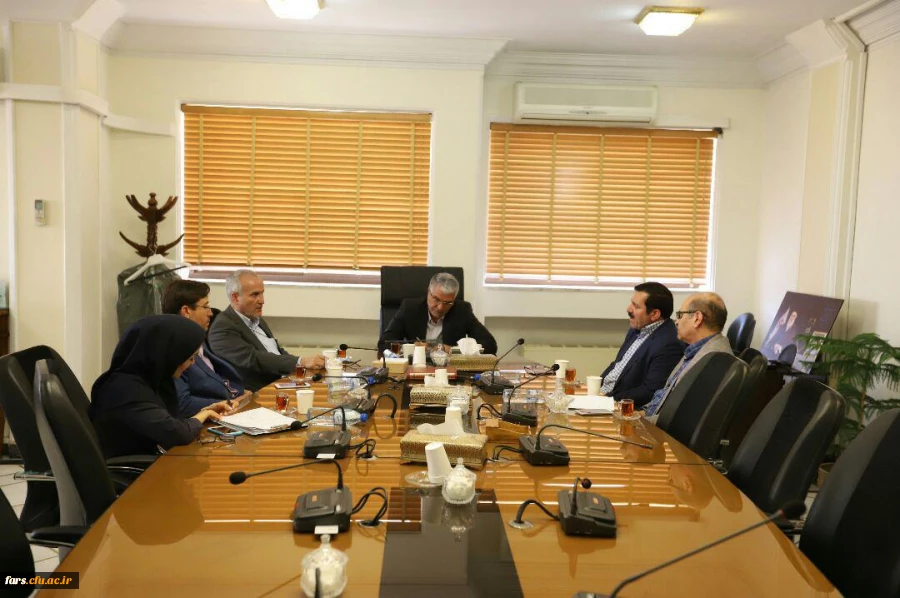 جلسه جناب آقای دکتر صحراگرد و دکتر خاکی با استاندار فارس 5