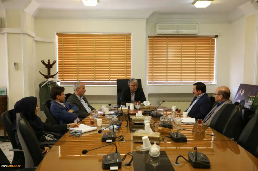 جلسه جناب آقای دکتر صحراگرد و دکتر خاکی با استاندار فارس 7