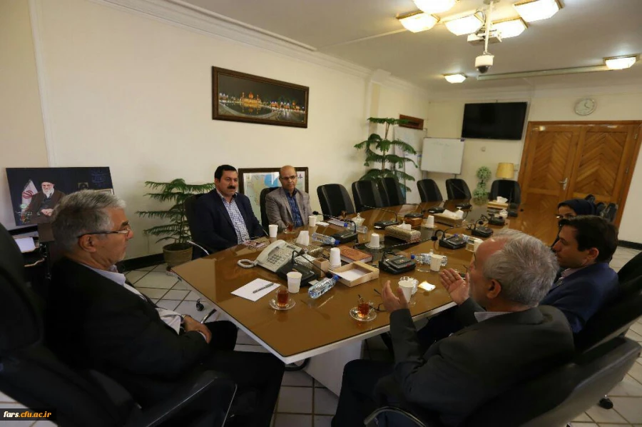 جلسه جناب آقای دکتر صحراگرد و دکتر خاکی با استاندار فارس 8