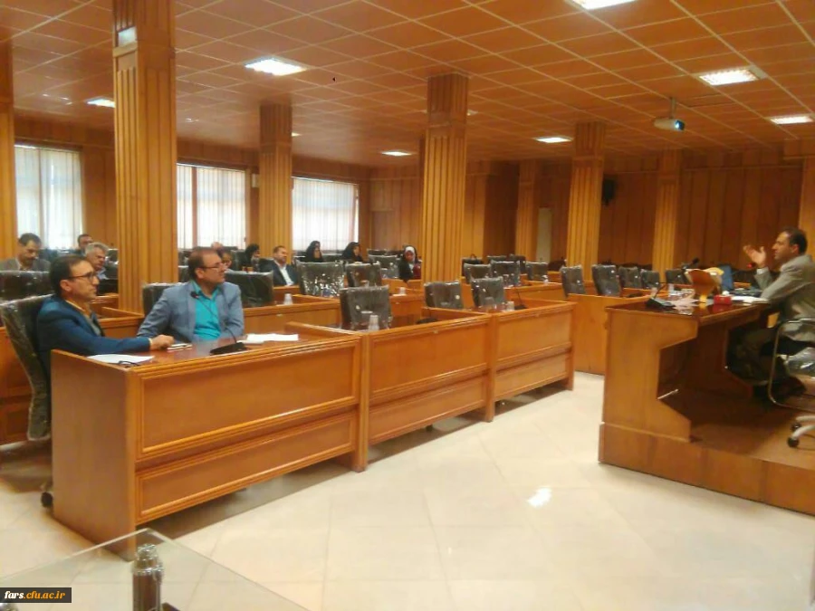 گزارش دومین جلسه نشست تخصصی و هم اندیشی کمیته یادگیری الکترونیکی دانشگاه فرهنگیان فارس با جمعی از استادان این دانشگاه  3