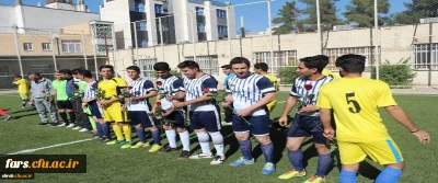 برگزاری مسابقه فوتبال بین تیم شهرداری منطقه 3 شیراز و دانشجویان پردیس شهید رجایی فارس به مناسبت بزرگداشت روز دانشجو