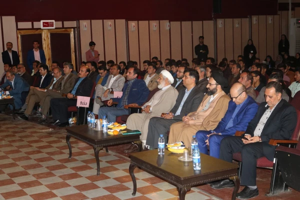 جلسه بزرگداشت روز دانشجو در دانشگاه فرهنگیان استان فارس
 7