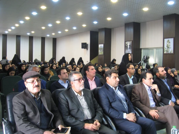 برگزاری  مراسم بزرگداشت روز دانشجو در واحد دانشگاهی زینب کبری (س)کازرون 2