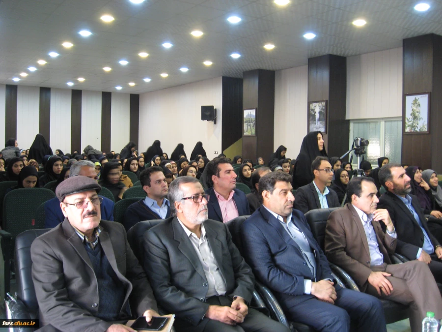 برگزاری  مراسم بزرگداشت روز دانشجو در واحد دانشگاهی زینب کبری (س)کازرون 2