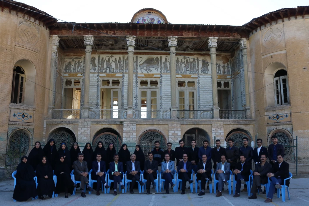 بازدید اعضای ستاد نکوداشت و دانشجویان از باغ سالاری به عنوان دانشسرای قدیم در سال 1313