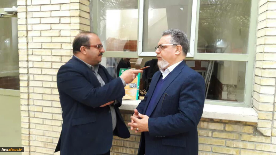 رضاکچوئیان جوادی معاون نظارت،ارزیابی و تضمین کیفیت دانشگاه فرهنگیان کشوردرگفتگوی اختصا صی با خبرنگار روزنامه" تماشا" درحاشیه برگزاری همایش نکوداشت یکصدمین سال تربیت معلم فارس درمرکزدانشگاه فرهنگیان استان فارس 2