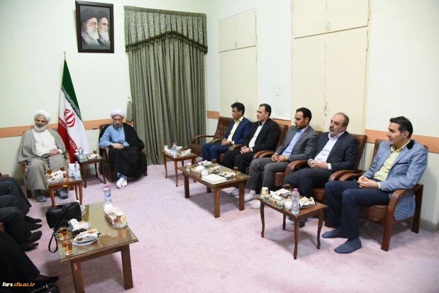 دیدار مسئولان دانشگاه فرهنگیان فارس با نماینده ولی فقیه در استان فارس و امام جمعه شیراز  5
