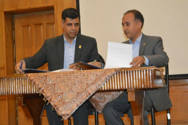 جلسه مشترک مسئولین سازمان فنی و حرفه ای کل استان فارس با مسئولین و دانشجویان دانشگاه فرهنگیان فارس در راستای طرح هر دانشجو معلم یک مهارت  برگزار شد 4