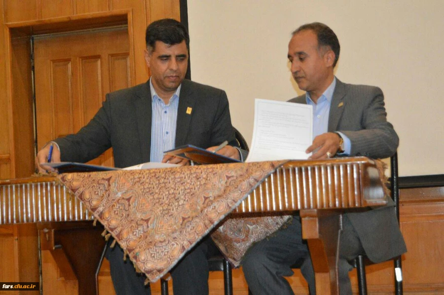 جلسه مشترک مسئولین سازمان فنی و حرفه ای کل استان فارس با مسئولین و دانشجویان دانشگاه فرهنگیان فارس در راستای طرح هر دانشجو معلم یک مهارت  برگزار شد 4