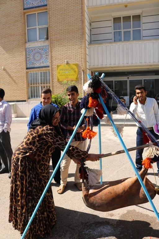 روز دوشنبه 9 اردیبهشت ماه 98 به مناسبت دهه سرآمدی  آموزش  همایش دانشجویی قومیت های دانشگاه فرهنگیان فارس با دعوت از نمایندگانی از سایر دستگاهها برگزار گردید 

 13