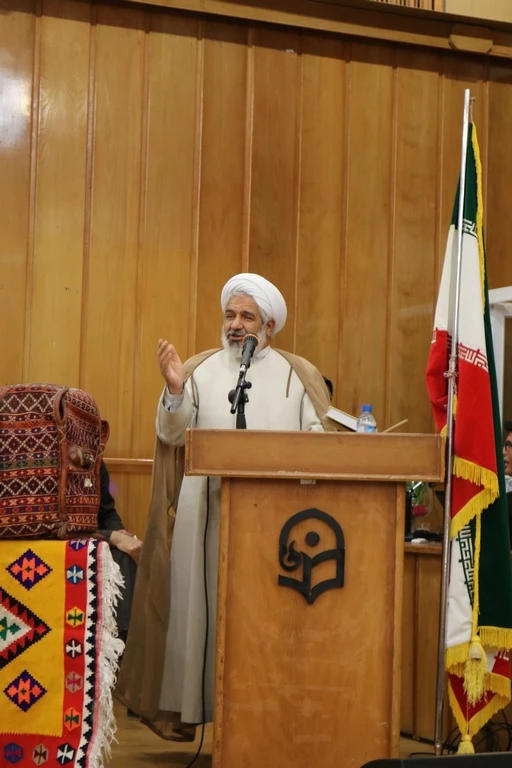 روز دوشنبه 9 اردیبهشت ماه 98 به مناسبت دهه سرآمدی  آموزش  همایش دانشجویی قومیت های دانشگاه فرهنگیان فارس با دعوت از نمایندگانی از سایر دستگاهها برگزار گردید 

 15