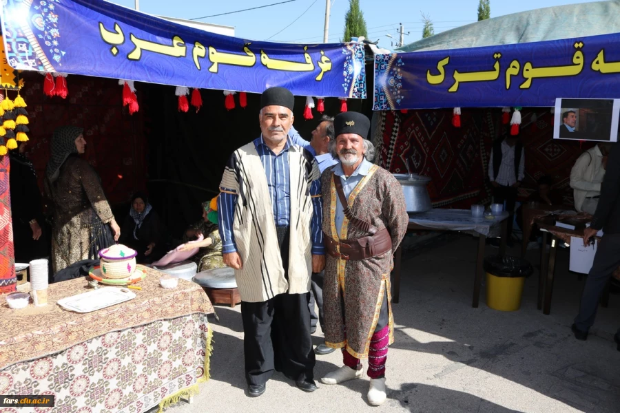 روز دوشنبه 9 اردیبهشت ماه 98 به مناسبت دهه سرآمدی  آموزش  همایش دانشجویی قومیت های دانشگاه فرهنگیان فارس با دعوت از نمایندگانی از سایر دستگاهها برگزار گردید 5