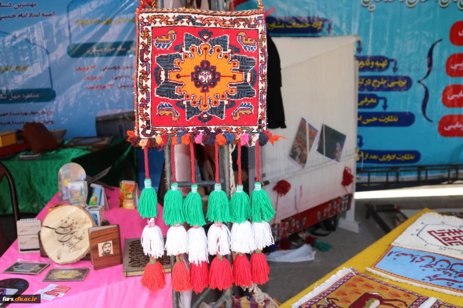 روز دوشنبه 9 اردیبهشت ماه 98 به مناسبت دهه سرآمدی  آموزش  همایش دانشجویی قومیت های دانشگاه فرهنگیان فارس با دعوت از نمایندگانی از سایر دستگاهها برگزار گردید 12