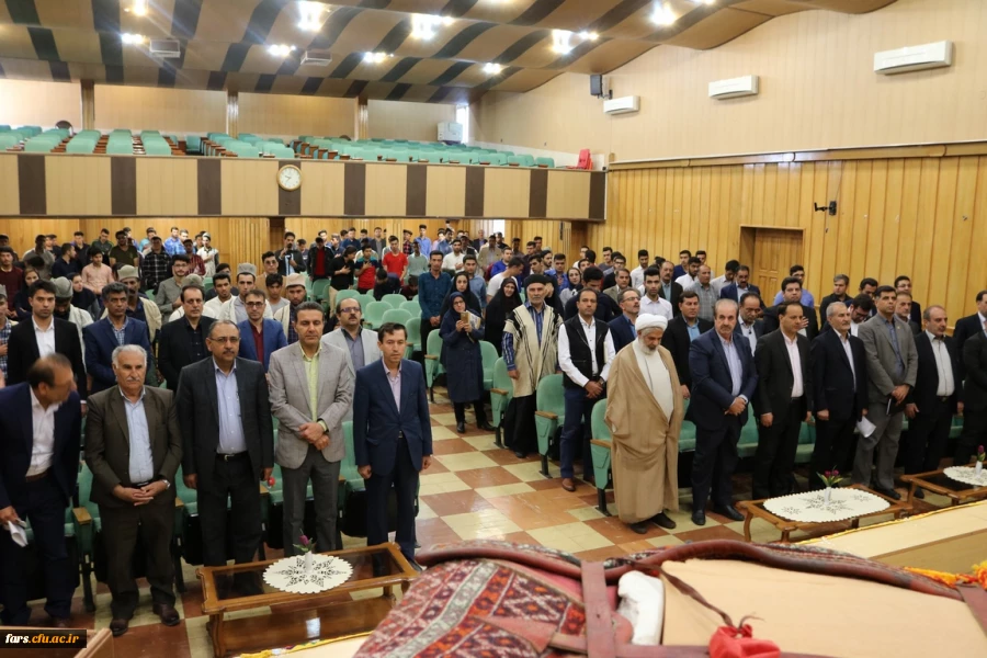 روز دوشنبه 9 اردیبهشت ماه 98 به مناسبت دهه سرآمدی  آموزش  همایش دانشجویی قومیت های دانشگاه فرهنگیان فارس با دعوت از نمایندگانی از سایر دستگاهها برگزار گردید 16