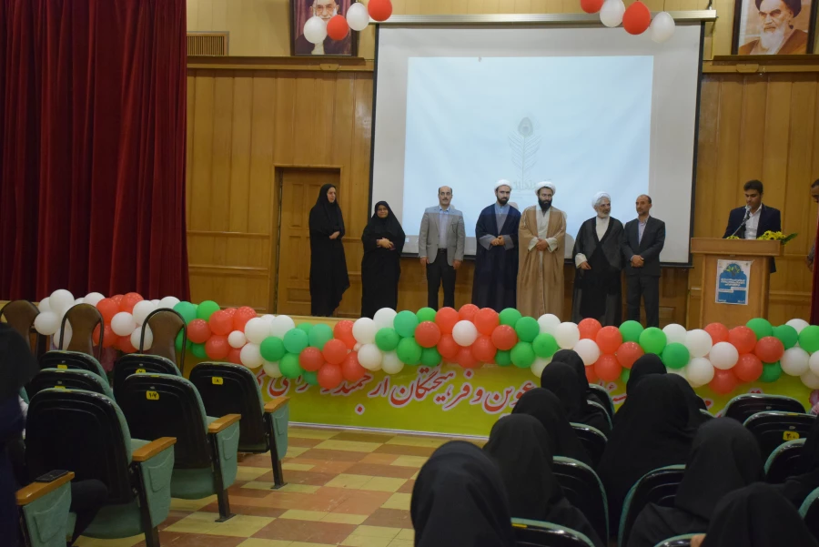 پویش جوانه برگزار شد:
اولین گردهمایی دانشجو معلمان فعال فرهنگی اجتماعی دانشگاه فرهنگیان فارس 7