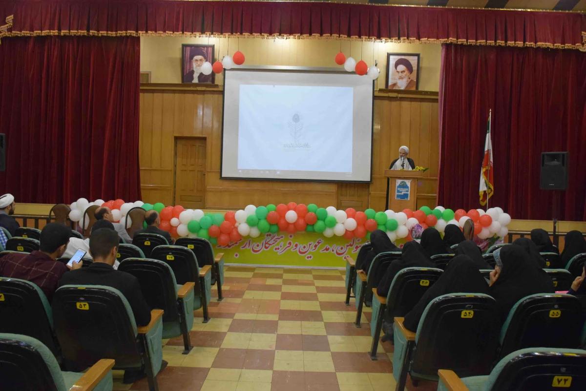 پویش جوانه برگزار شد:
اولین گردهمایی دانشجو معلمان فعال فرهنگی اجتماعی دانشگاه فرهنگیان فارس 10