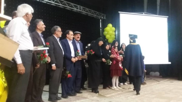 دومین  آیین دانش آموختگی دانشجومعلمان رشته آموزش ابتدایی واحد دانشگاهی زینب کبری(س)کازرون برگزار شد . 2