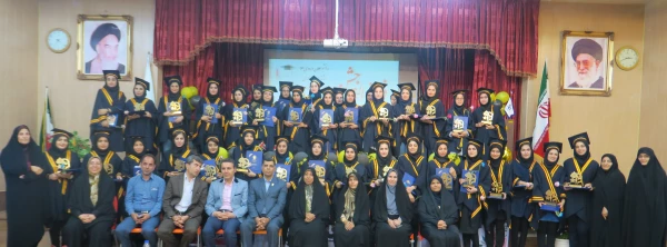 جشن دانش آموختگی دانشجومعلمان ورودی 94 پردیس شهید باهنر فارس برگزار شد
 2