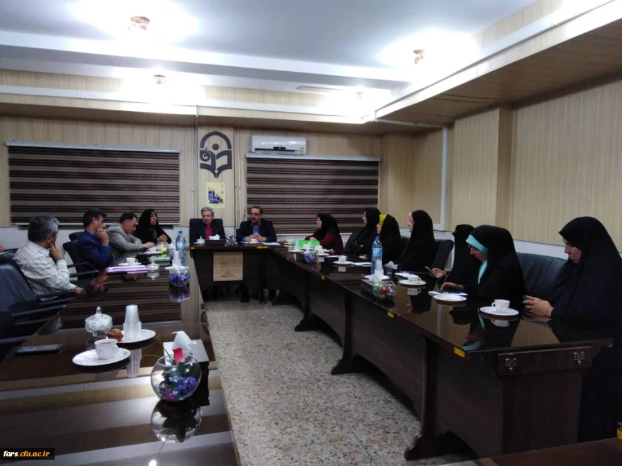 اولین روز برگزاری بیست و نهمین جشنواره فرهنگی (تئاتر و سرود ) دانشگاه فرهنگیان 
شیراز 19 تیرماه 
حضور و پذیرش دانشجویان و جلسه توجیهی دکتر میرمعینی مدیر کل اداره امور فرهنگی با مسولین  (بخش سرود و تئاتر) و سرپرست های گروه های اعزام شده به این جشنواره 2