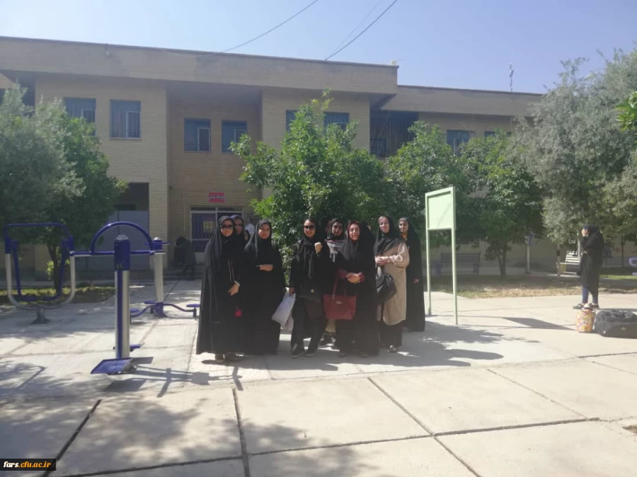 اولین روز برگزاری بیست و نهمین جشنواره فرهنگی (تئاتر و سرود ) دانشگاه فرهنگیان 
شیراز 19 تیرماه 
حضور و پذیرش دانشجویان و جلسه توجیهی دکتر میرمعینی مدیر کل اداره امور فرهنگی با مسولین  (بخش سرود و تئاتر) و سرپرست های گروه های اعزام شده به این جشنواره 5