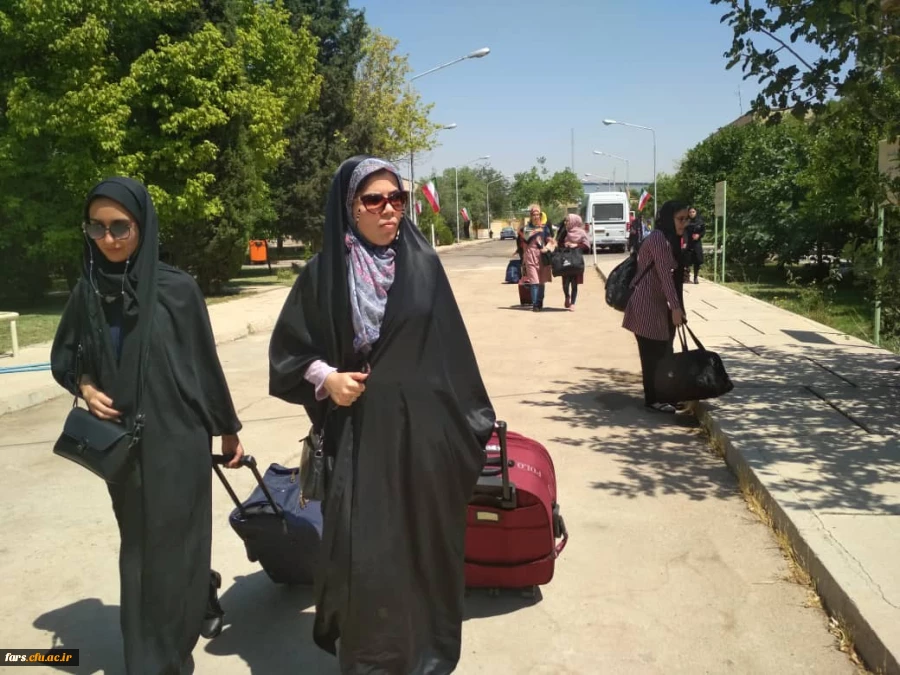 اولین روز برگزاری بیست و نهمین جشنواره فرهنگی (تئاتر و سرود ) دانشگاه فرهنگیان 
شیراز 19 تیرماه 
حضور و پذیرش دانشجویان و جلسه توجیهی دکتر میرمعینی مدیر کل اداره امور فرهنگی با مسولین  (بخش سرود و تئاتر) و سرپرست های گروه های اعزام شده به این جشنواره 11