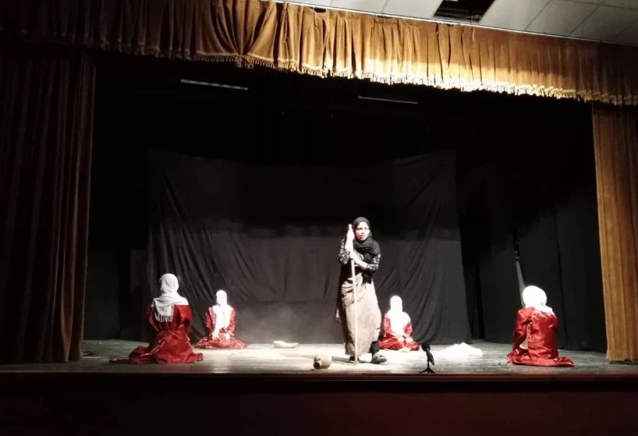 مرحله کشوری بیست و نهمین جشنواره فرهنگی دانشجومعلمان دانشگاه فرهنگیان بخش هنرهای گروهی تئاتر و سرود - روز دوم
 11