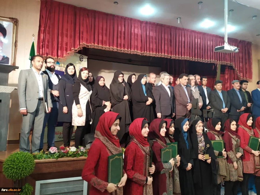 مراسم اختتامیه بیست و نهمین دوره مسابقات فرهنگی دانشجومعلمان دانشگاه فرهنگیان سراسر کشور در بخش هنرهای نمایشی خواهران با معرفی گروه های برتر پایان یافت. 4