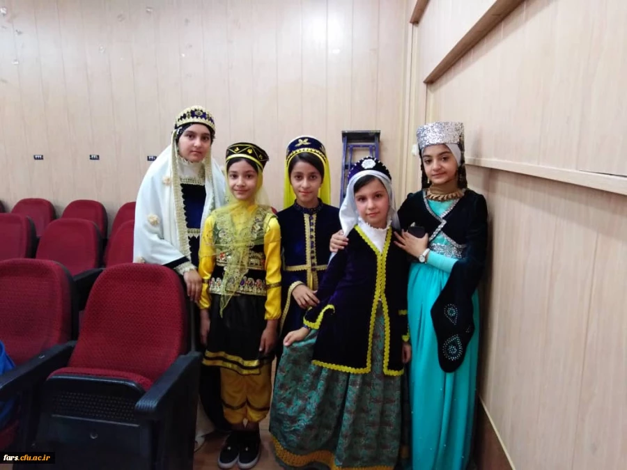 مراسم اختتامیه بیست و نهمین دوره مسابقات فرهنگی دانشجومعلمان دانشگاه فرهنگیان سراسر کشور در بخش هنرهای نمایشی خواهران با معرفی گروه های برتر پایان یافت. 12