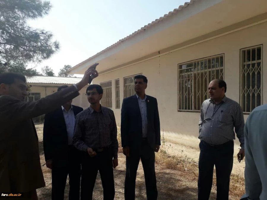 بازدید جناب آقای دکتر افلاکی فرد از واحد آموزش عالی شهید مطهری فارس 10