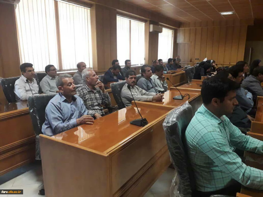 اولین نشست صمیمی جناب آقای دکتر افلاکی فرد مدیریت دانشگاه فرهنگیان فارس با تمامی پرسنل پردیس ها و مراکز  5