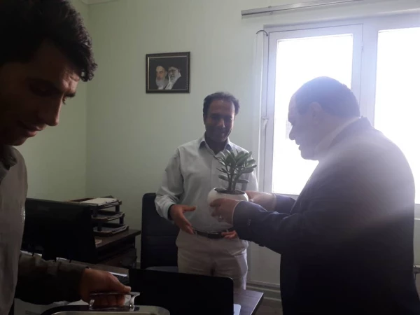 مراسم تقدیر و تکریم از کارکنان دانشگاه فرهنگیان فارس توسط جناب آقای دکتر افلاکی فرد بمناسبت هفته دولت و روز کارمند 2