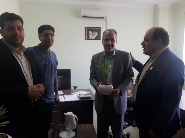 مراسم تقدیر و تکریم از کارکنان دانشگاه فرهنگیان فارس توسط جناب آقای دکتر افلاکی فرد بمناسبت هفته دولت و روز کارمند 9