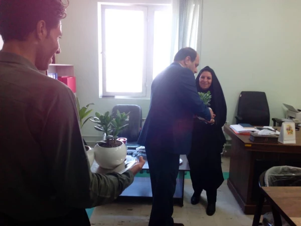 مراسم تقدیر و تکریم از کارکنان دانشگاه فرهنگیان فارس توسط جناب آقای دکتر افلاکی فرد بمناسبت هفته دولت و روز کارمند 11