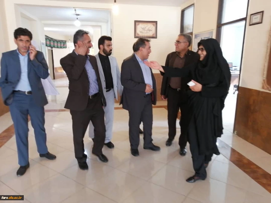 بازدید جناب آقای نجفی مدیر کل محترم آموزش و پرورش از مرکز زینب کبری کازرون 4