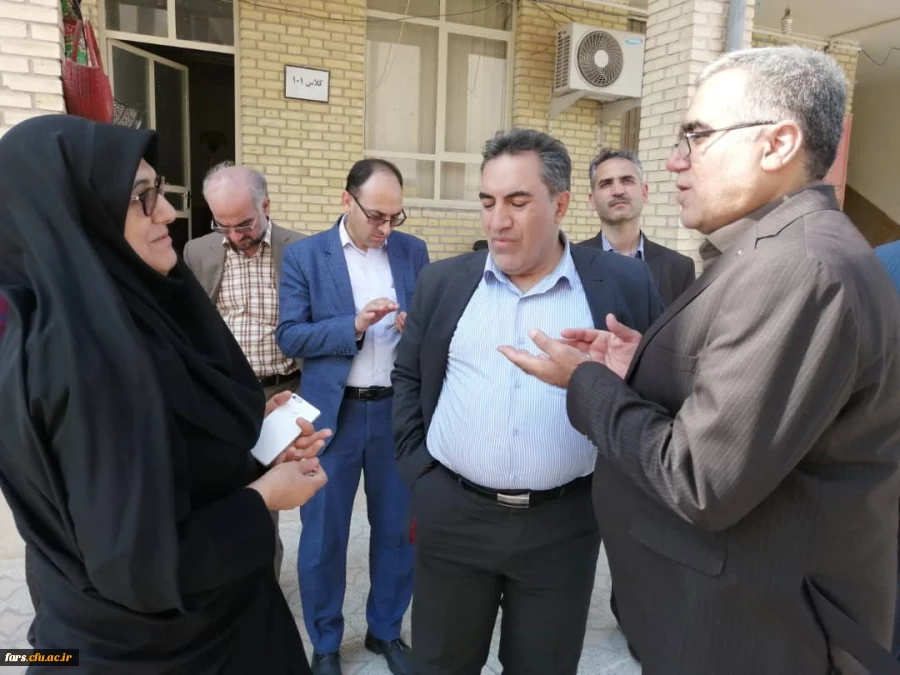 بازدید جناب آقای نجفی مدیر کل محترم آموزش و پرورش از مرکز زینب کبری کازرون 7