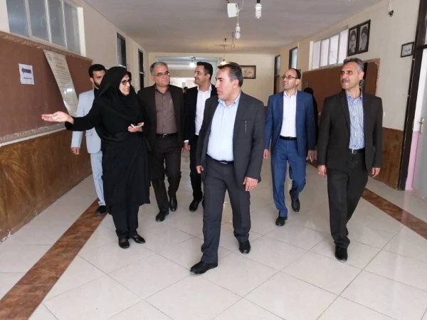 بازدید جناب آقای نجفی مدیر کل محترم آموزش و پرورش از مرکز زینب کبری کازرون 8