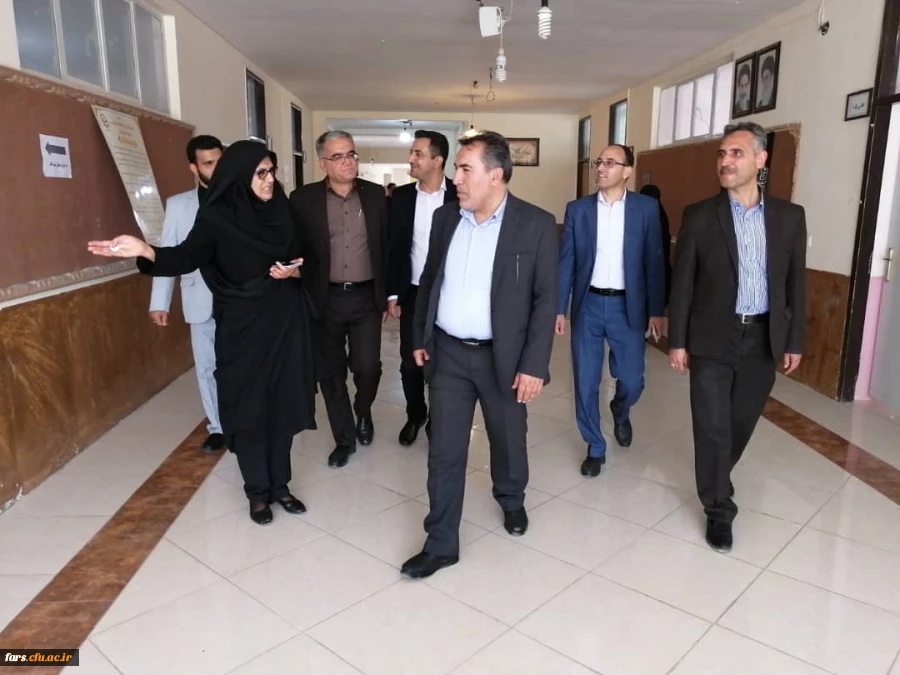 بازدید جناب آقای نجفی مدیر کل محترم آموزش و پرورش از مرکز زینب کبری کازرون 8