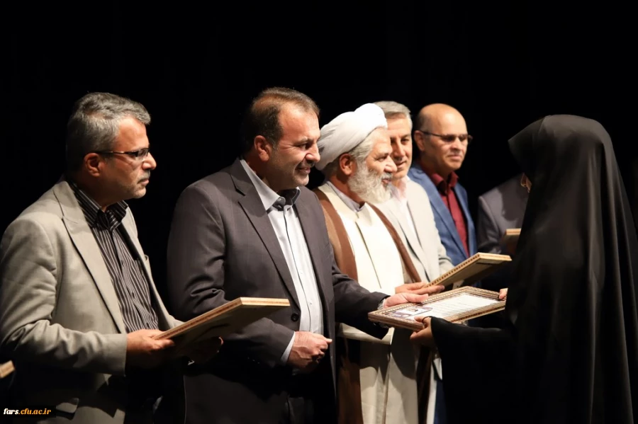 آیین استقبال از دانشجومعلمان جدید الورود دانشگاه فرهنگیان  فارس ،پردیس ها و مراکز این استان برگزار گردید 5